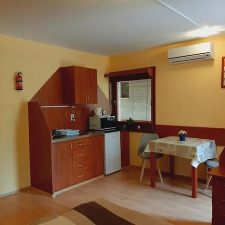 Aqua Apartman *